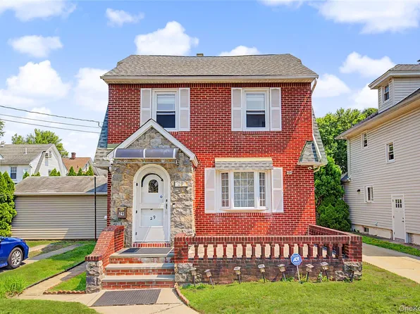 29 Holland Avenue, Floral Park, NY 11001