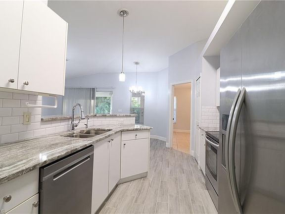 5th image of 444 Bethany Village Cir