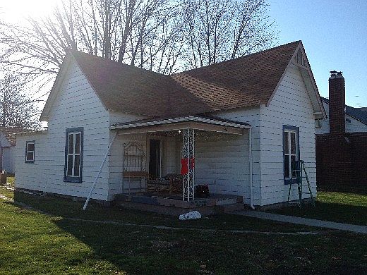 1st image of 1039 E Castle Ave
