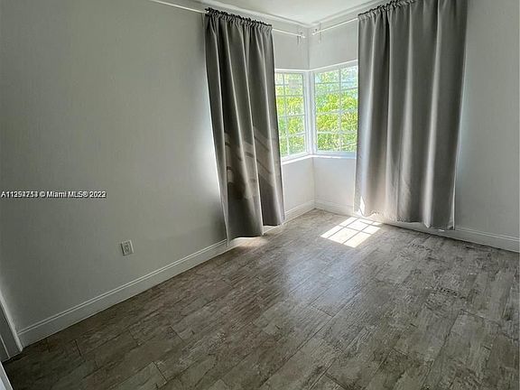 3rd image of 2905 Sheridan Ave Unit 8