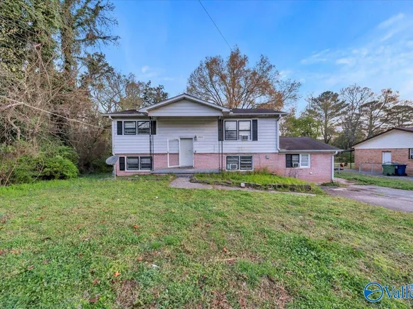 2806 Hilltop Ter NW, Huntsville, AL 35810