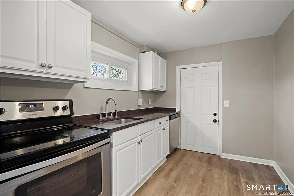 1 bed, 1.0 bath, 850 sqft, $1,650 — Photo 1