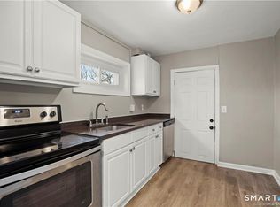 106 River Rd APT 3, Shelton, CT 06484
