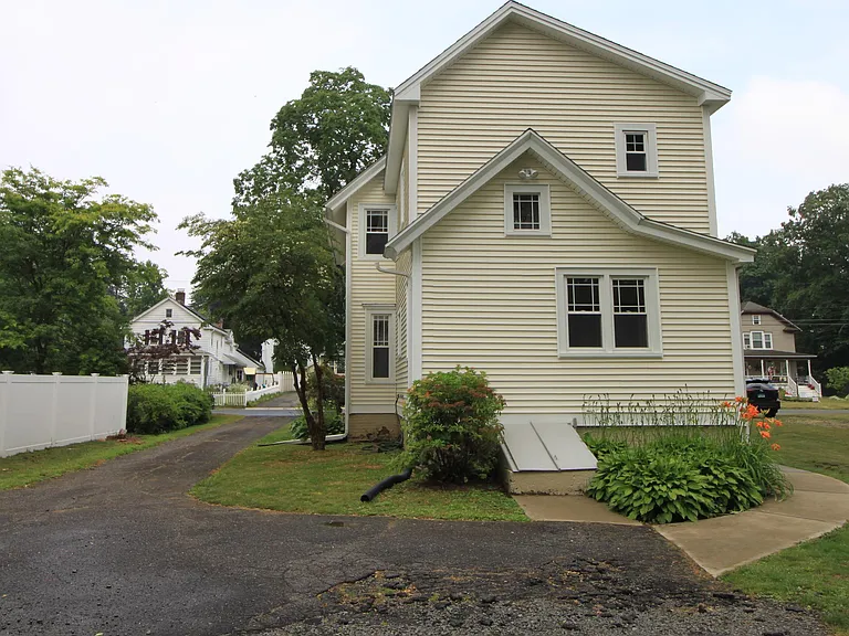 10 Church St — Photo 1