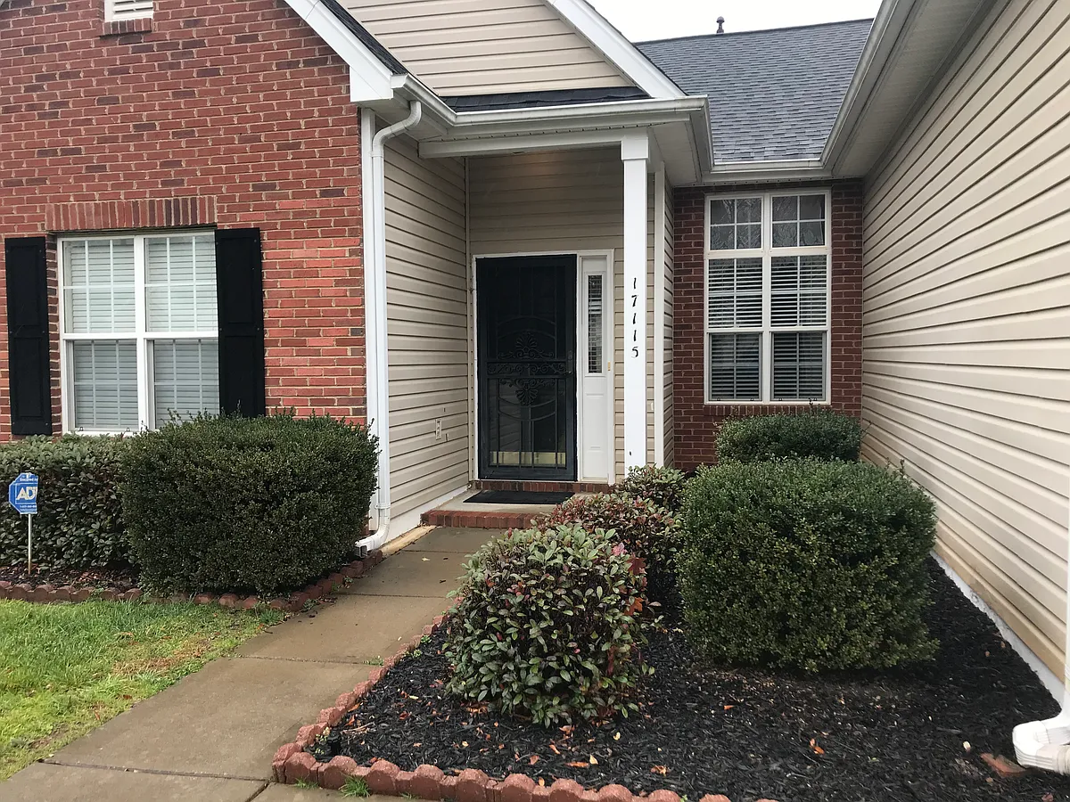 Building Photo - 17115 Cambridge Woods Ct