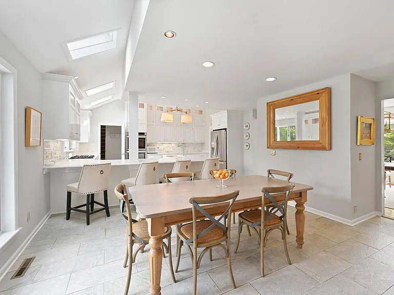 35 Toylsome Ln — Photo 9