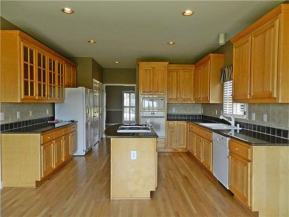 2nd image of 6768 Autumnwood Dr