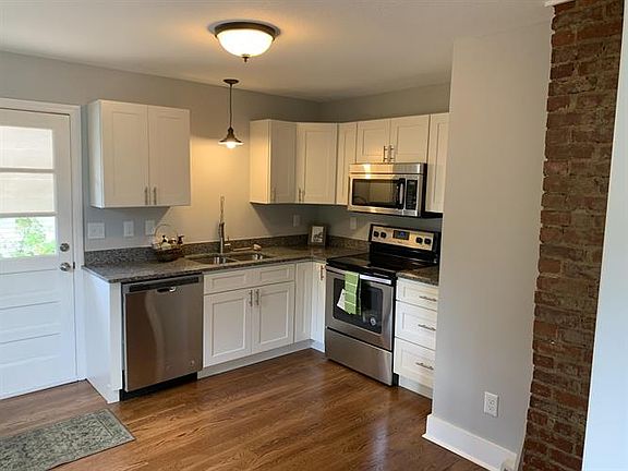 3rd image of 718 E Quincy Ave