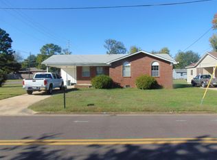 2100 Volunteer Blvd, Dyersburg, TN 38024