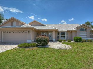 2104 Platinum Dr, Sun City Center, FL 33573