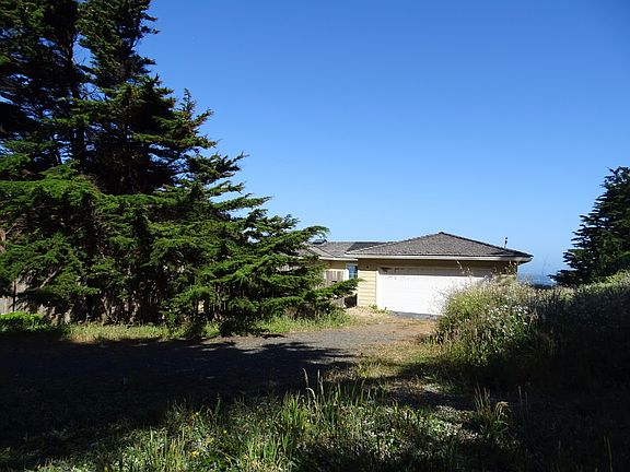 4th image of 45500 Cypress Dr