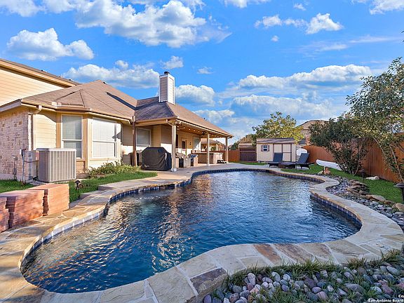 3rd image of 505 Hillocks Cove