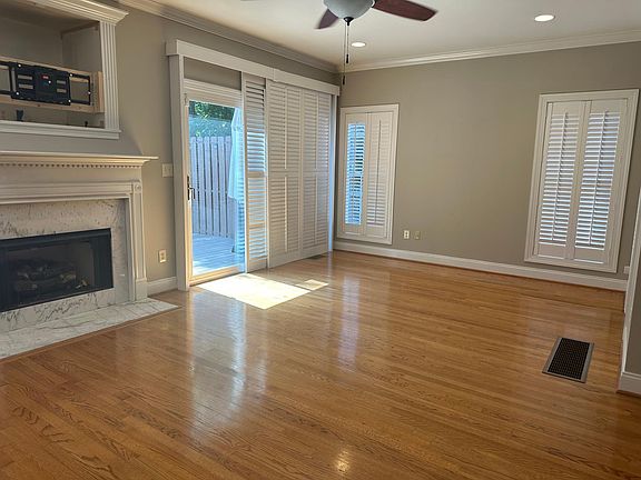 3rd image of 476 Meadow Croft Dr