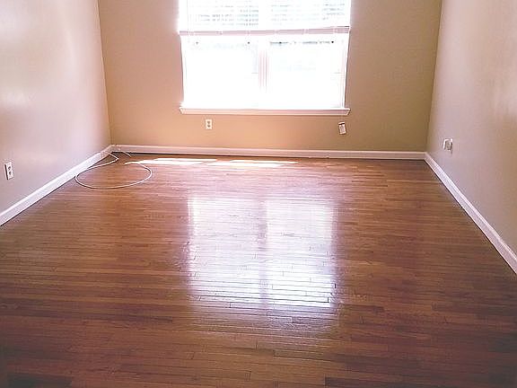 Living Room w/o Furniture