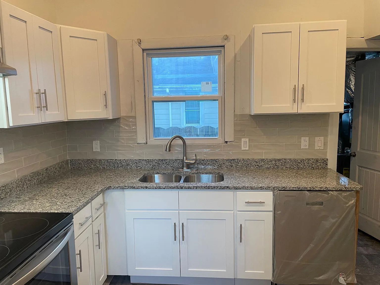 2 bed, 1250 sqft, $1,500 — Photo 3