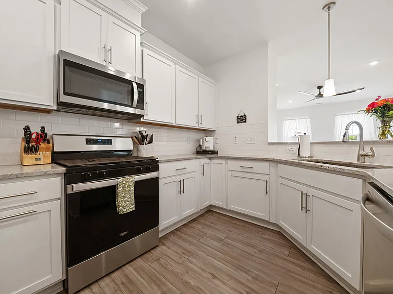 301 Ribbon Rail St — Photo 9
