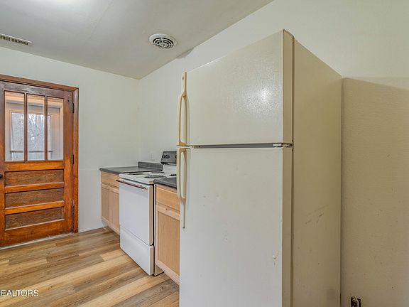 5th image of 523 Rockbridge Rd