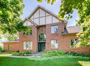 1S511 Cantigny Dr, Winfield, IL 60190