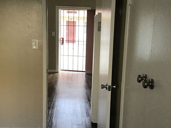 4th image of 131 S Fahrion Pl APT C