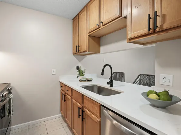 12812 Nicollet Ave APT 301, Burnsville, MN 55337