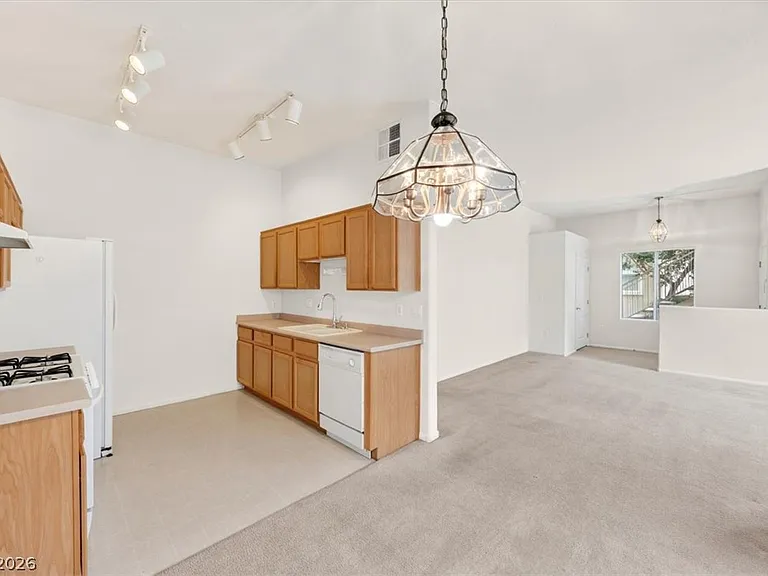 3320 Cactus Shadow St #103 — Photo 19