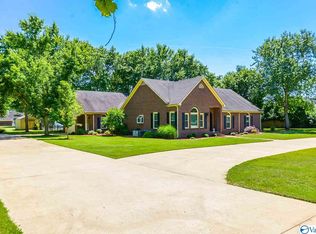 126 Fairington Rd, Huntsville, AL 35806