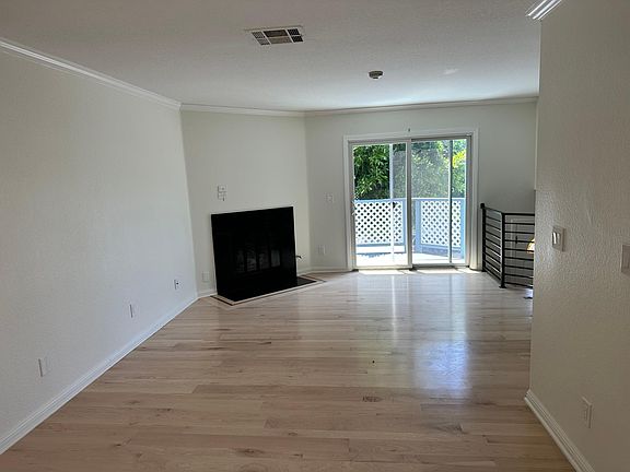 2nd image of 706 N Guadalupe Ave Unit 6