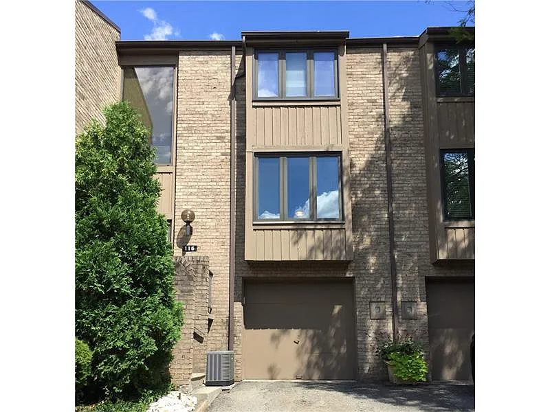 115 Locust Ct photo 1