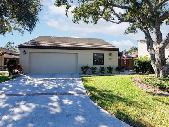 3694 Glen Oaks Manor Dr, Sarasota, FL 34232