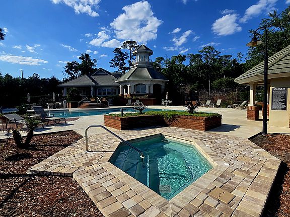 3rd image of 200 Ironwood Dr Unit 211