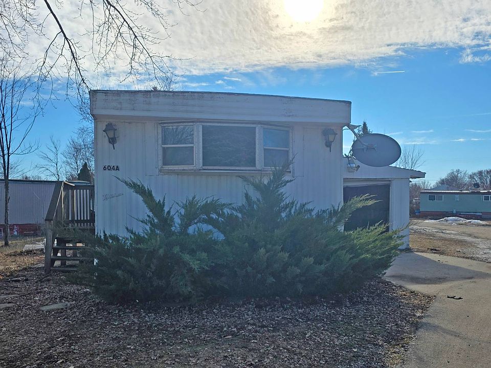 1st image of 604A W 8th St #604A8