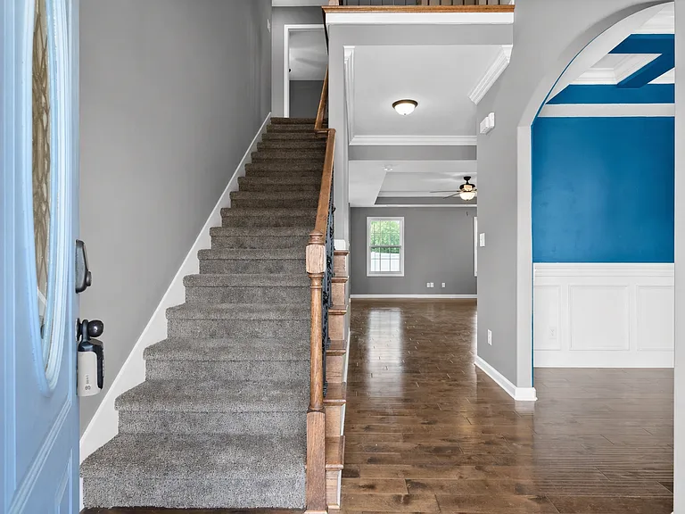 352 Winter Terrace Ln — Photo 3