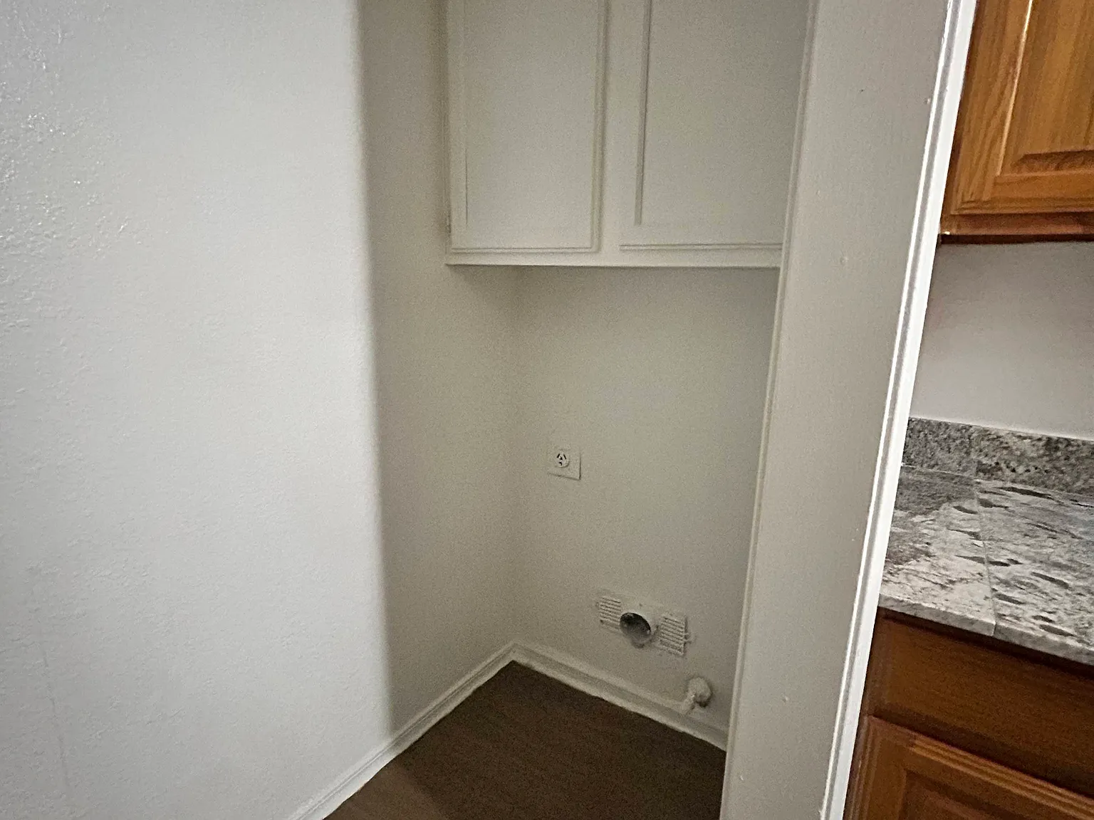 5 bed, 1650 sqft, $1,900 — Photo 2