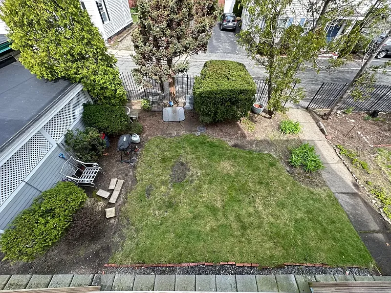 1/1 First Floor near Salem Common - Heat Included - Off Street Parking — Photo 4