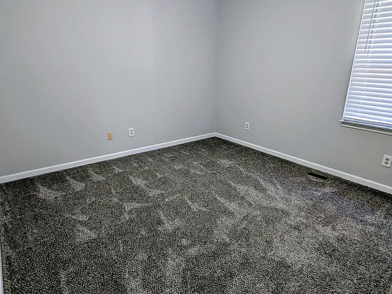 502 Irongate Blvd — Photo 7