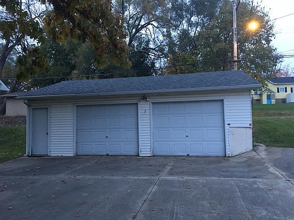 2nd image of 313 5th St