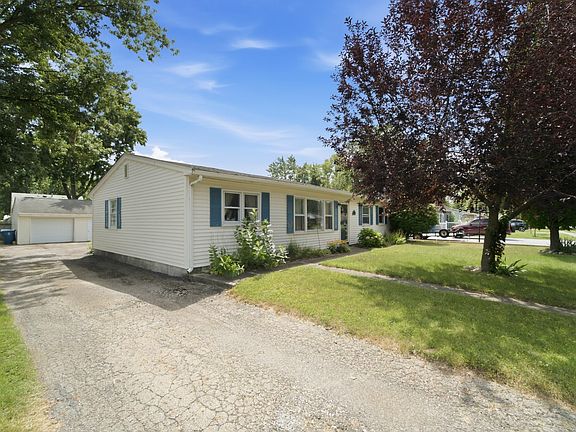 2nd image of 609 Sunset Dr