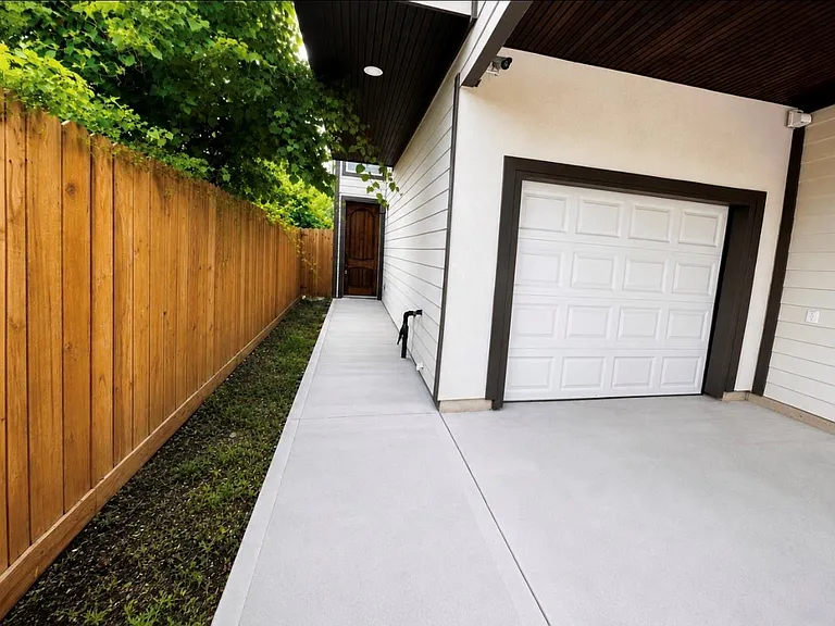 7940 Angus St — Photo 3