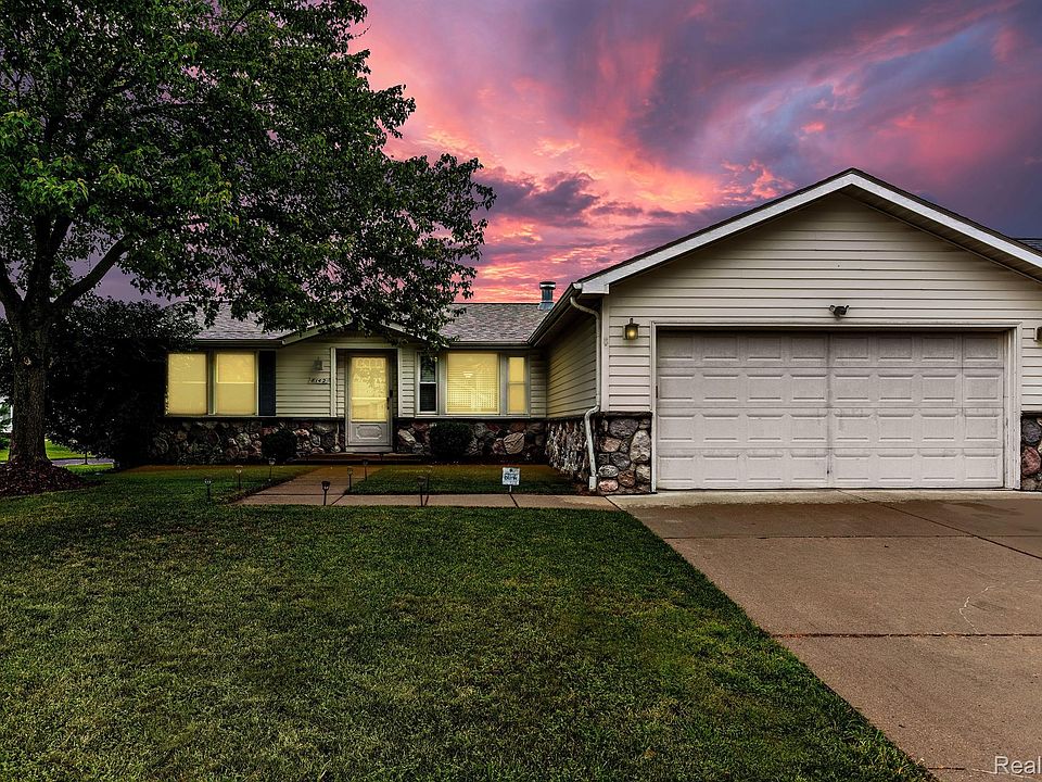 1st image of 8142 Emerald Ln W