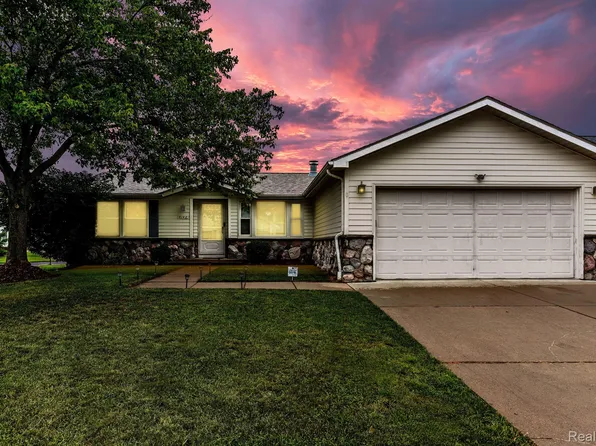 8142 Emerald Ln W, Westland, MI 48185