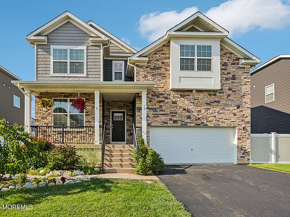 3rd image of 78 Bradshaw Drive