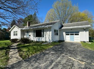 427 Ridge Rd, Queensbury, NY 12804