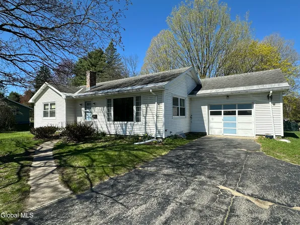 427 Ridge Road, Queensbury, NY 12804