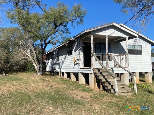 107 Franklin St, Luling, TX 78648