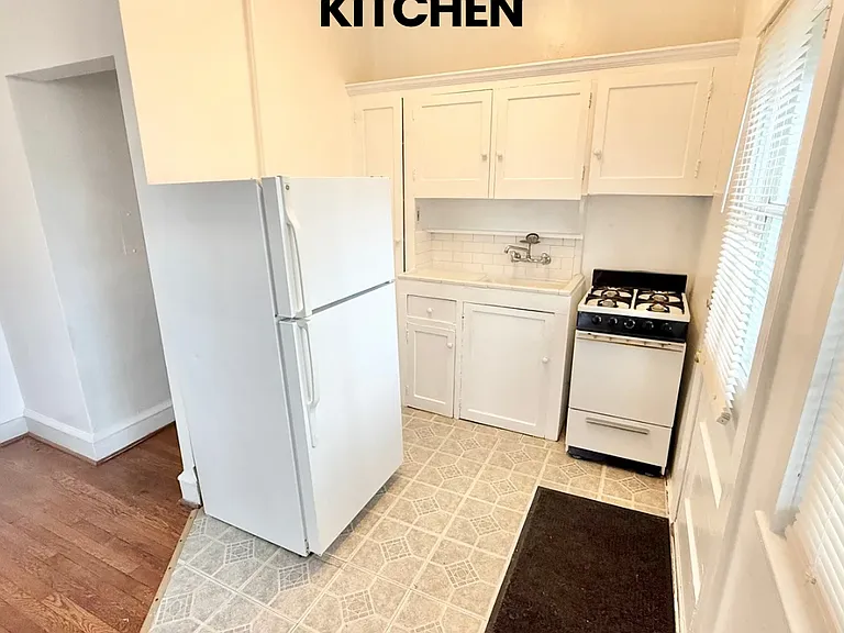 421 Otter St #1B — Photo 4