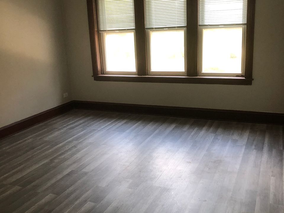 1st image of 3256 N Leclaire Ave #2
