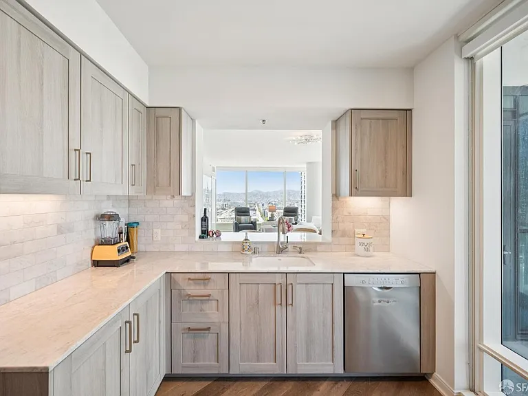 401 Harrison St #17B — Photo 8