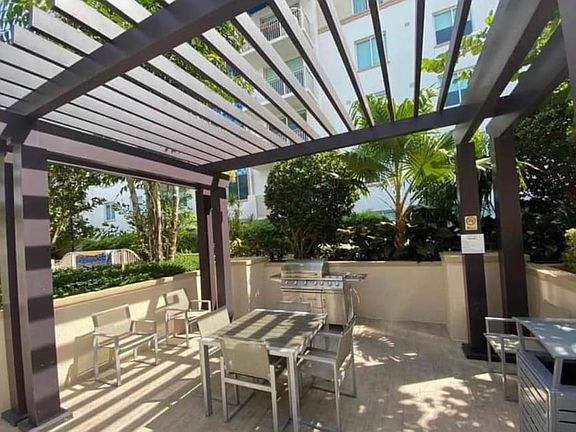 2nd image of 445 NE 39th St #3460.00