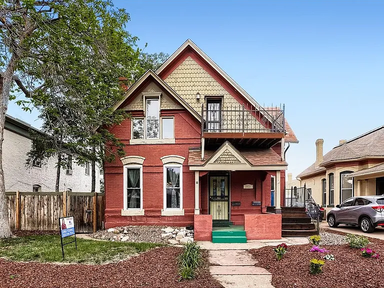 2929 Curtis St #B — Photo 15