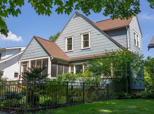 916 W Daniel St, Champaign, IL 61821